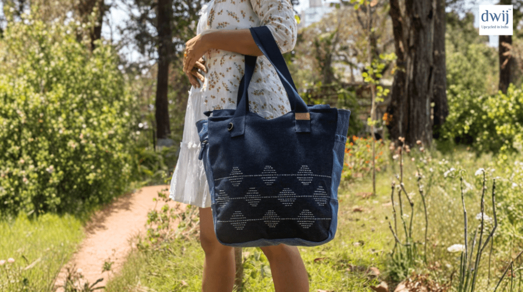 Common Mistakes to Avoid When Buying a Denim Tote Bag Screenshot 4
